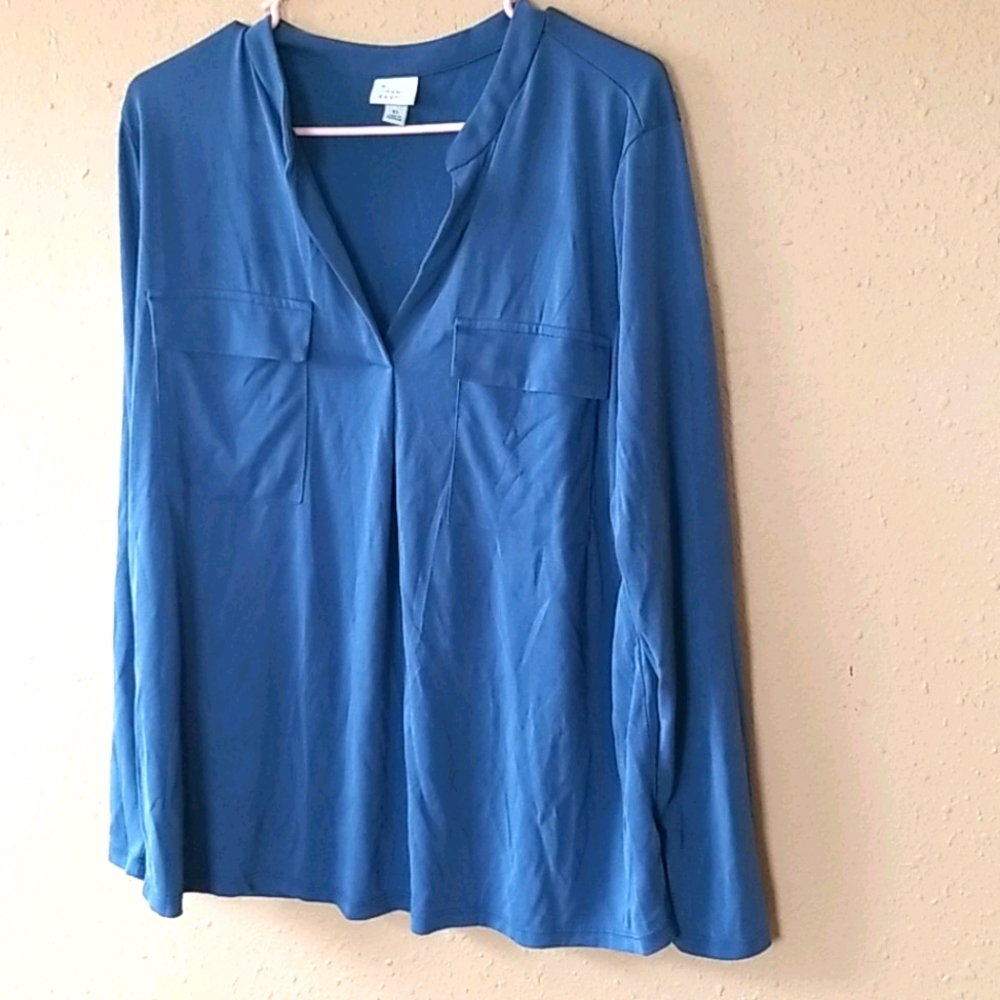 A new day blue with two pockets womens blous
